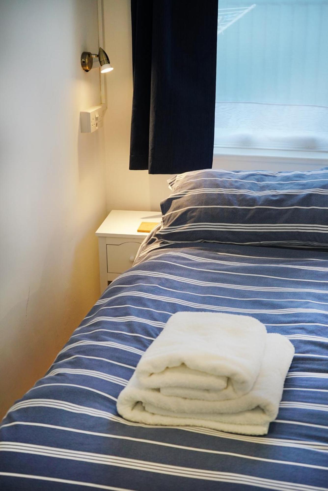 Golden Acre Jurassic Coastal Lodges ,Eype Bridport Bagian luar foto