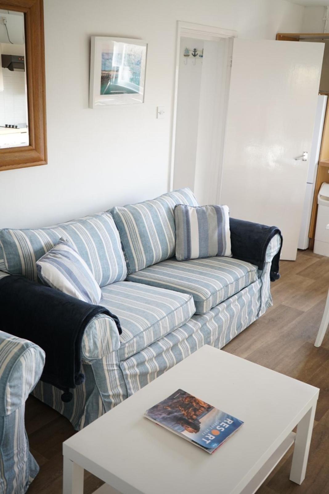 Golden Acre Jurassic Coastal Lodges ,Eype Bridport Bagian luar foto