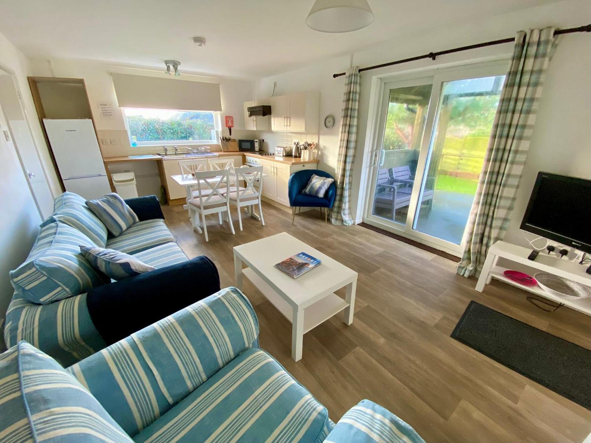 Golden Acre Jurassic Coastal Lodges ,Eype Bridport Bagian luar foto
