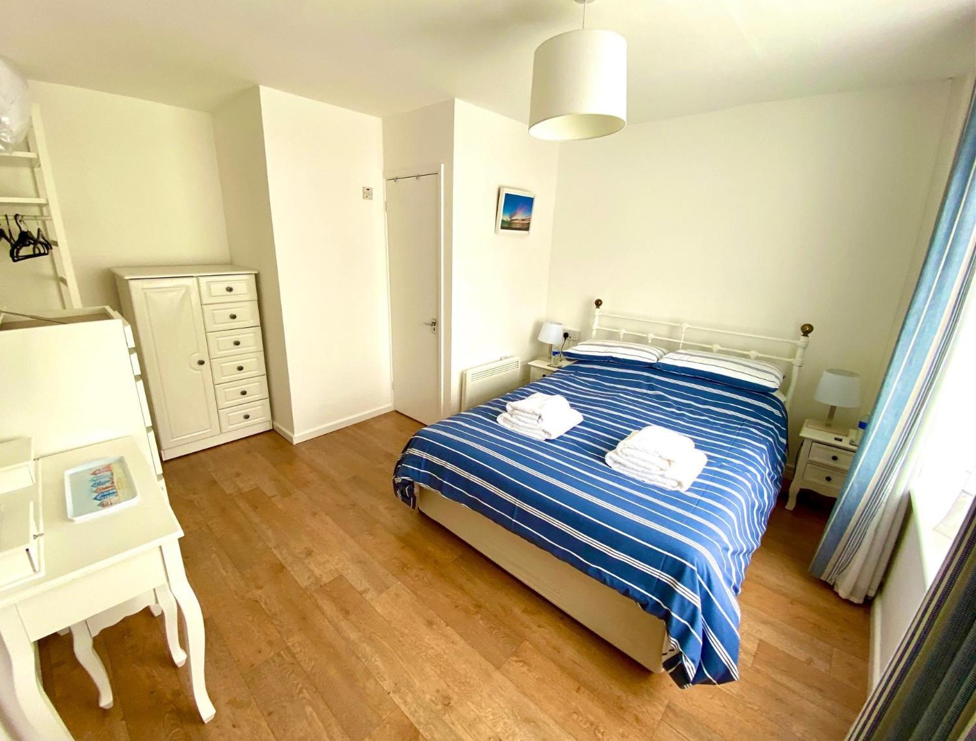 Golden Acre Jurassic Coastal Lodges ,Eype Bridport Bagian luar foto