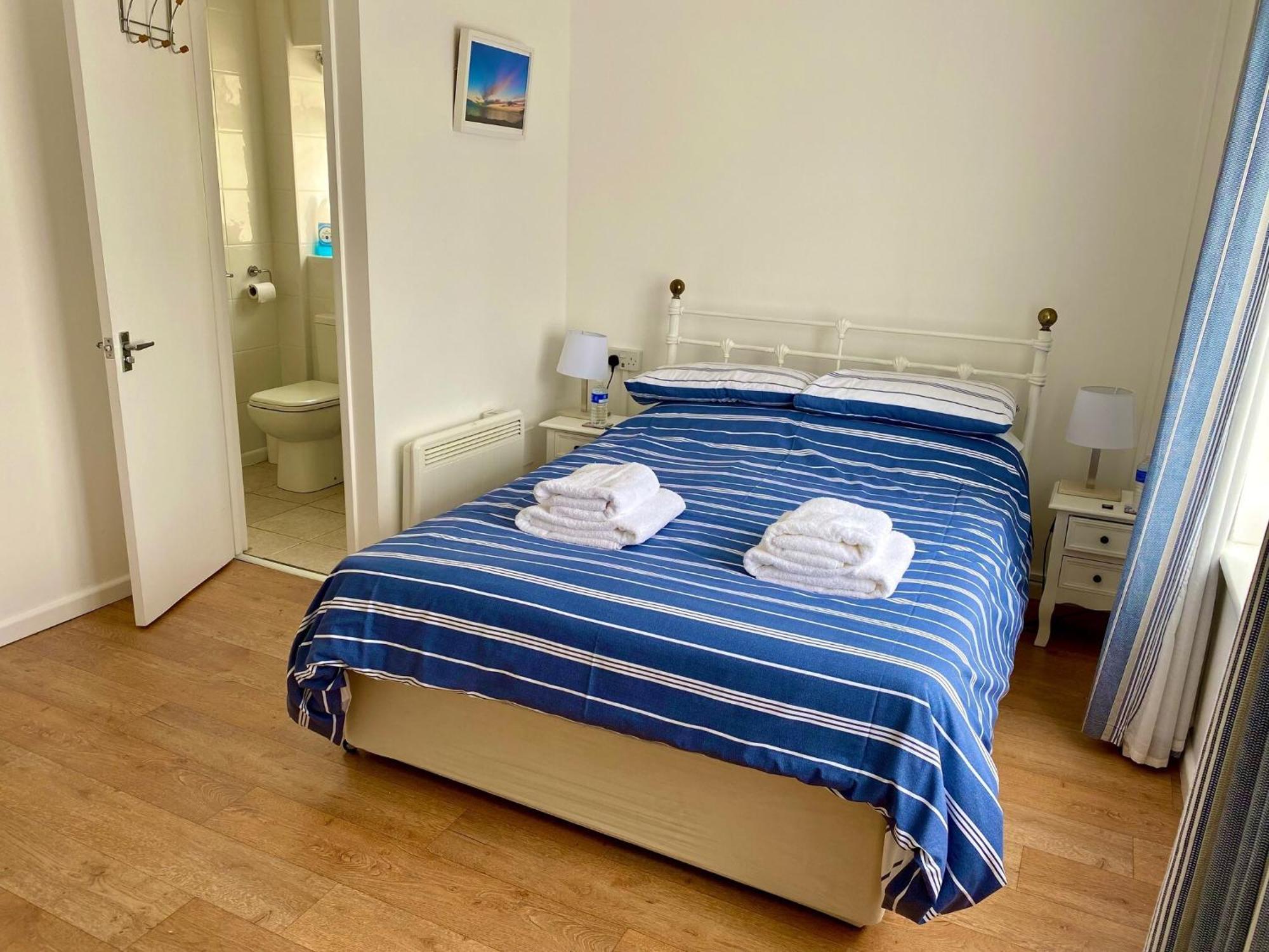 Golden Acre Jurassic Coastal Lodges ,Eype Bridport Bagian luar foto