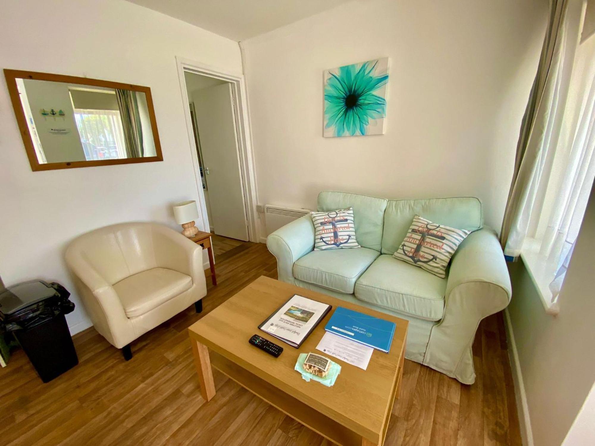 Golden Acre Jurassic Coastal Lodges ,Eype Bridport Bagian luar foto