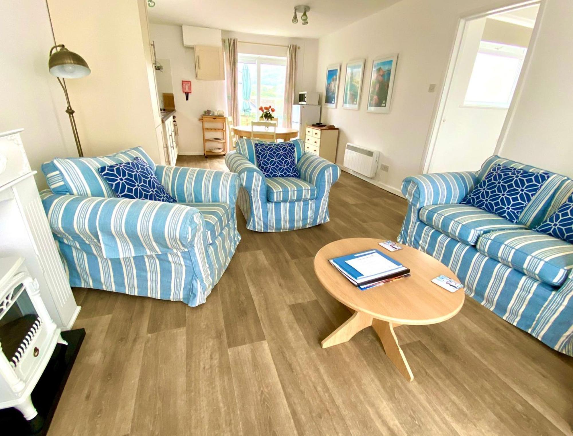 Golden Acre Jurassic Coastal Lodges ,Eype Bridport Bagian luar foto